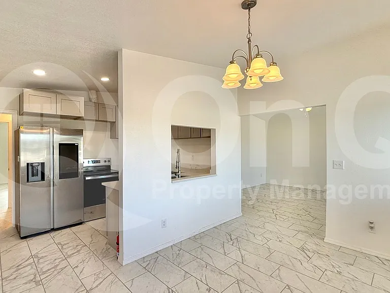 741 E Erie St #1 — Photo 16