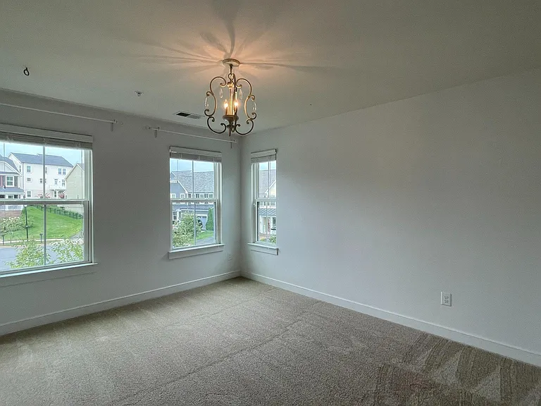 2309 Harmsworth Dr — Photo 18