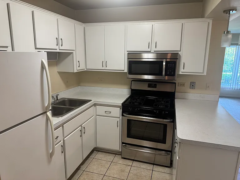 8933 W 97th St #1E — Photo 5