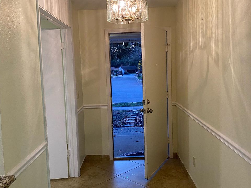 1st image of 7957 Clubhouse Estates Dr