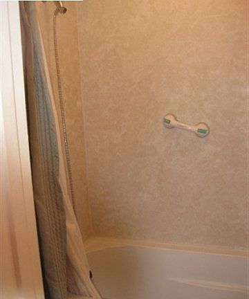 3rd image of 523 Tamarack Dr APT 10
