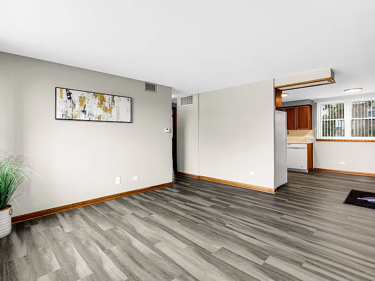 7101 W Foster Pl #B — Photo 3