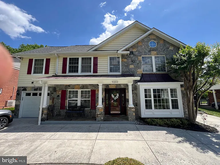 9203 Cedarcrest Dr — Photo 1