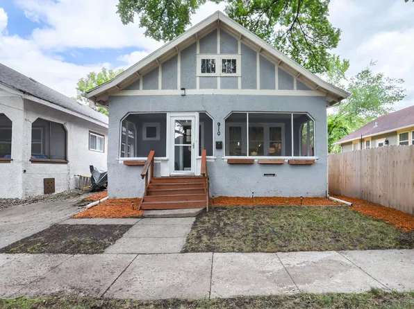 910 11th St S, Fargo, ND 58103