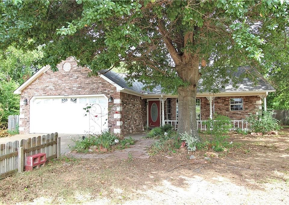 1st image of 2209 Diamond Cir