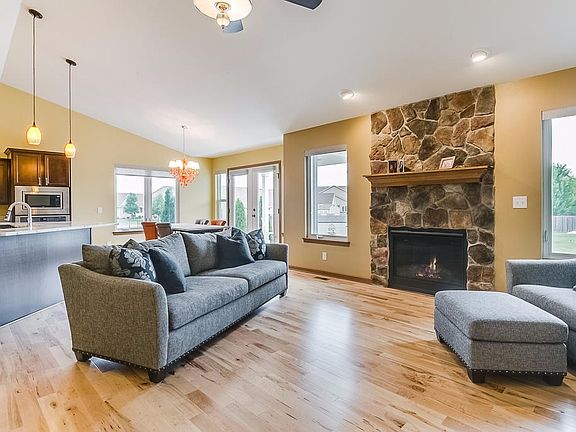 Livingroom into dining