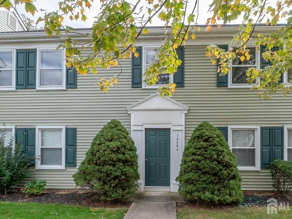 1st image of 456 N Roxbury Ln