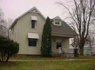 307 West St, Argos, IN