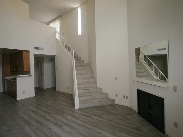 3637 Clarington Ave #213 — Photo 34