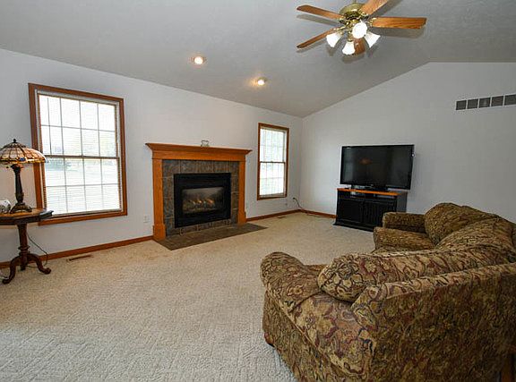 5th image of 5 Rosewood Ct
