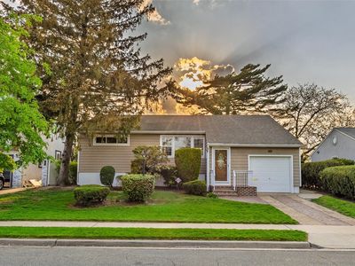101 Forest Road, Valley Stream, NY, 11581