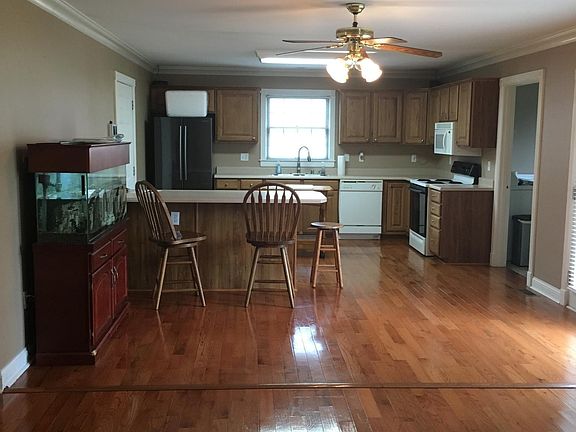 2nd image of 208 Savanna Dr