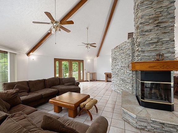 4th image of 1126 Farm Road 235