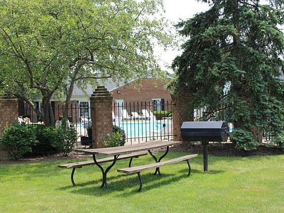 5th image of 77 Atterbury Blvd APT 211