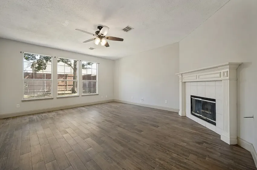 4 bed, 3.0 bath, 2698 sqft, $2,110 — Photo 2