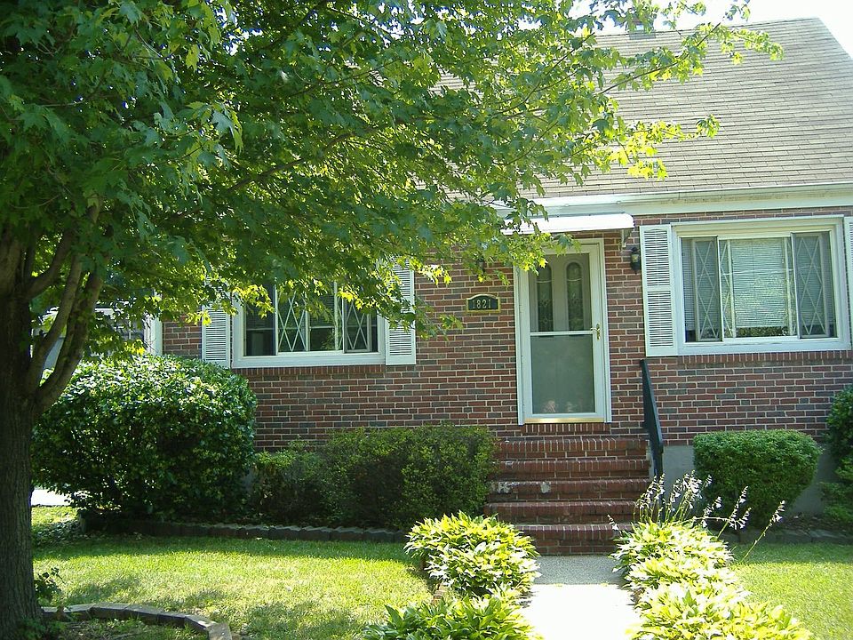 LOOK NO FURTHER THIS HOME HAS IT ALL!!!