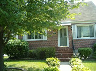1821 Sunnyside Ln, Baltimore, MD 21221