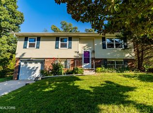10913 Concord Woods Dr, Knoxville, TN 37934
