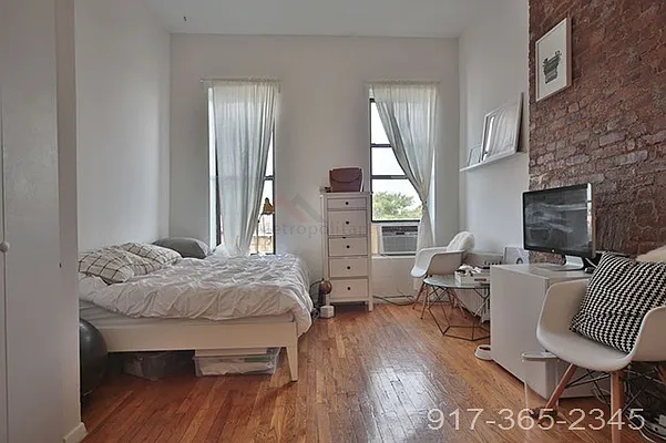 Rented by Metropolitan Realty | media 23