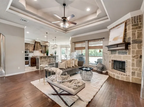 152 Spring Meadow Dr, Springtown, TX 76082