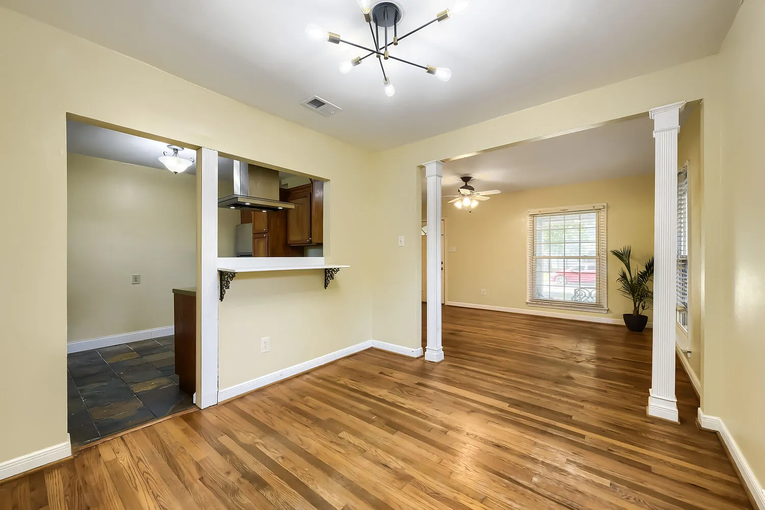 3 bed, 1267 sqft, $2,400 — Photo 4