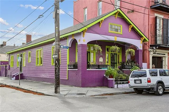 Building Photo - 1430 Royal St