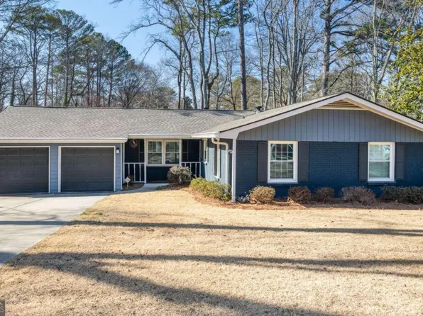 154 Cold Creek Dr, Alpharetta, GA 30009