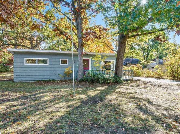 1135 Clinch St, Traverse City, MI 49686