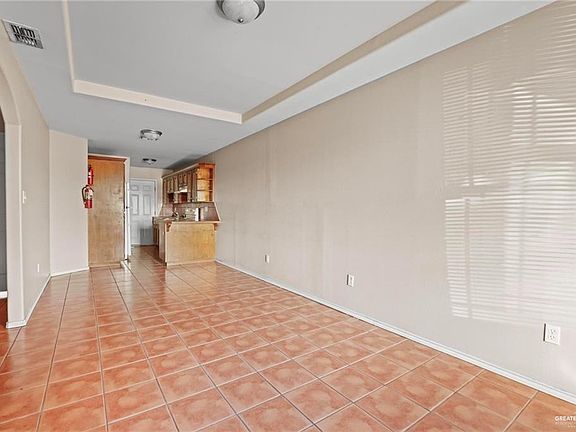 5th image of 1405 S Los Ebanos Rd