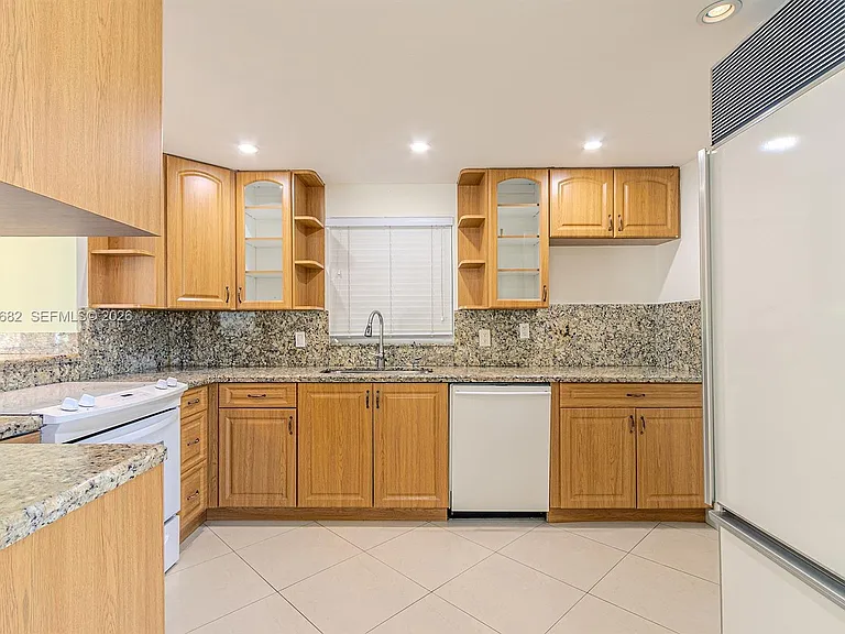 121 Golden Isles Dr #201 — Photo 14