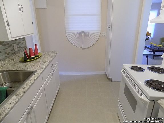 5th image of 252 Prestwick Blvd