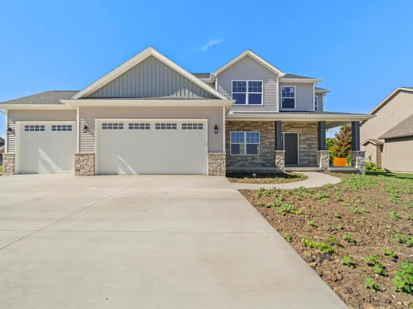 1626 Rustic Oak Dr, Washington, IL 61571