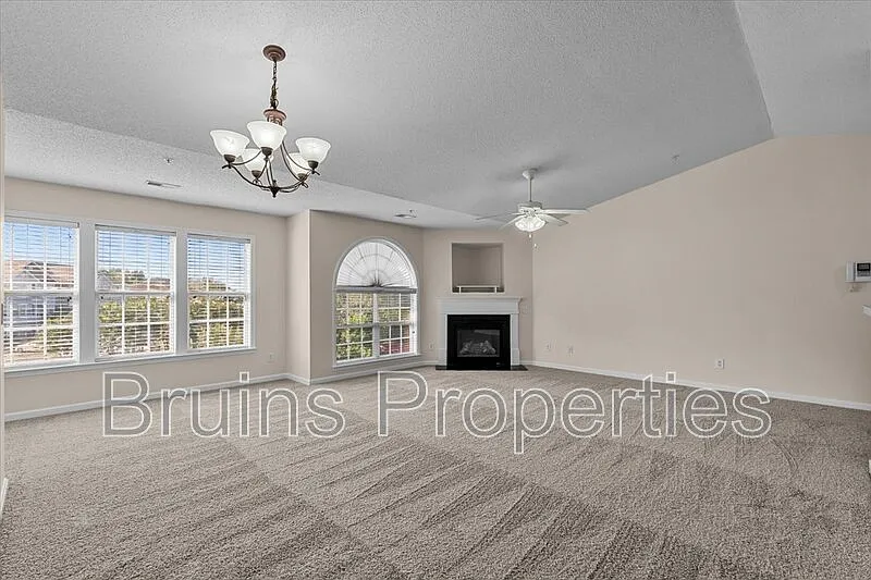 2 bed, 2.0 bath, 1126 sqft, $1,200 — Photo 3