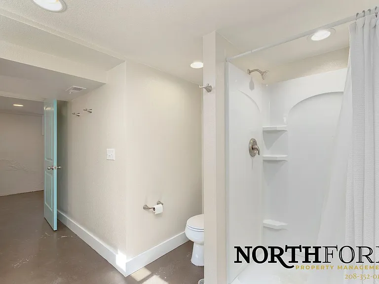 208 N 18th St — Photo 16