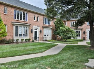 3814 Washington Sq APT 3, Saint Matthews, KY 40207