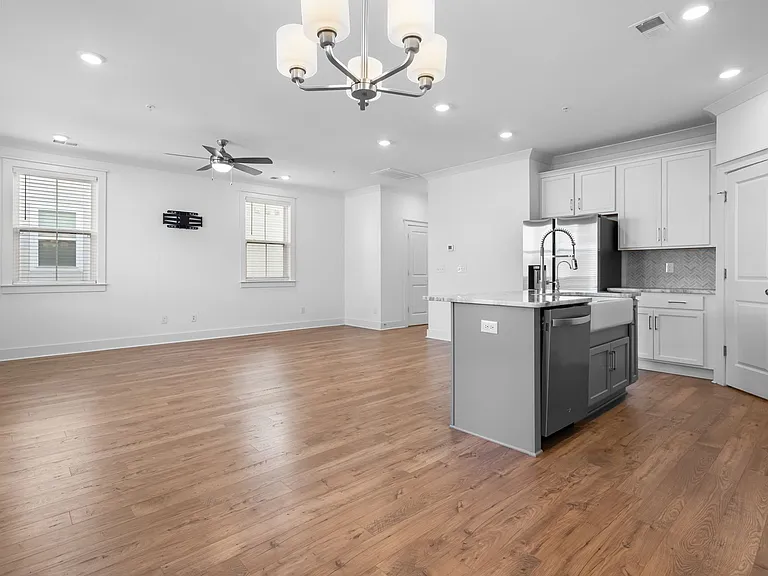 235 Southmen Ln — Photo 4