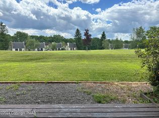 115 Foxfire Dr APT 103, Mount Pocono, PA 18344