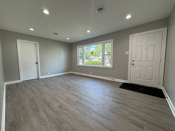 3rd image of 5735 W 80th St