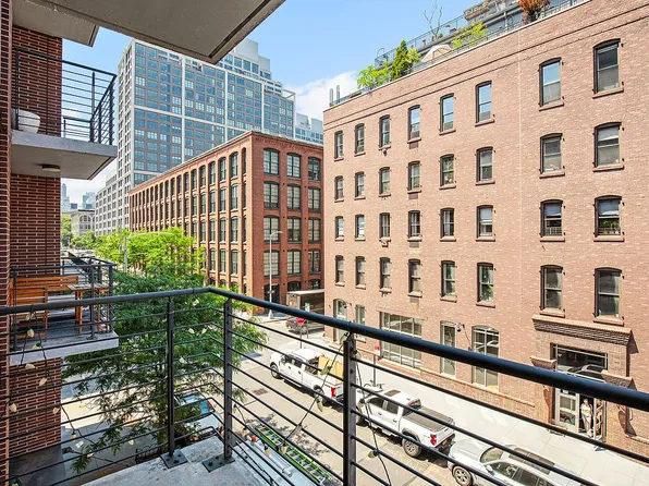 47 Bridge St APT 3A, Brooklyn, NY 11201