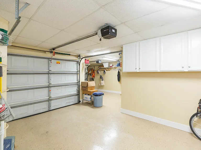 2020 W Dekle Ave #C — Photo 77