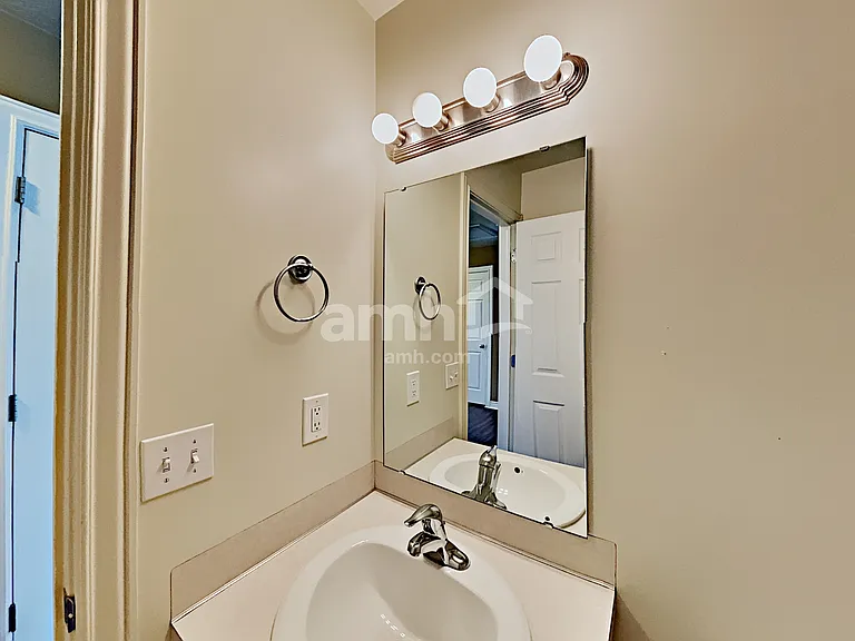 2216 S 2685 W — Photo 8