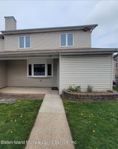 25 Regis Dr, Staten Island, NY, 10314