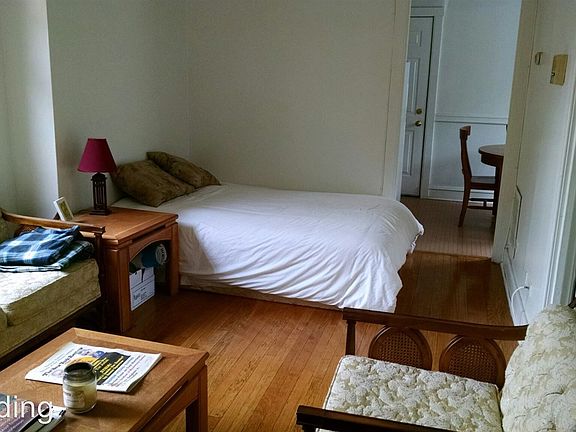 2nd image of 2633 1/2 N Spaulding Ave APT 1S