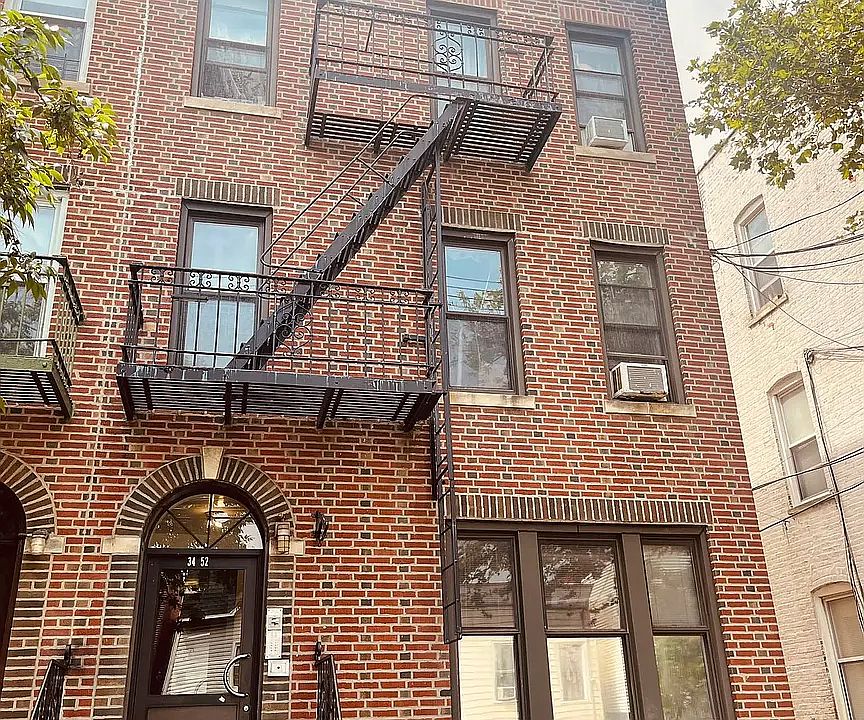 1st image of 3452 30th St