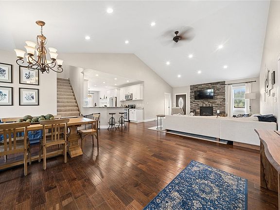 4th image of 737 Janwood Dr