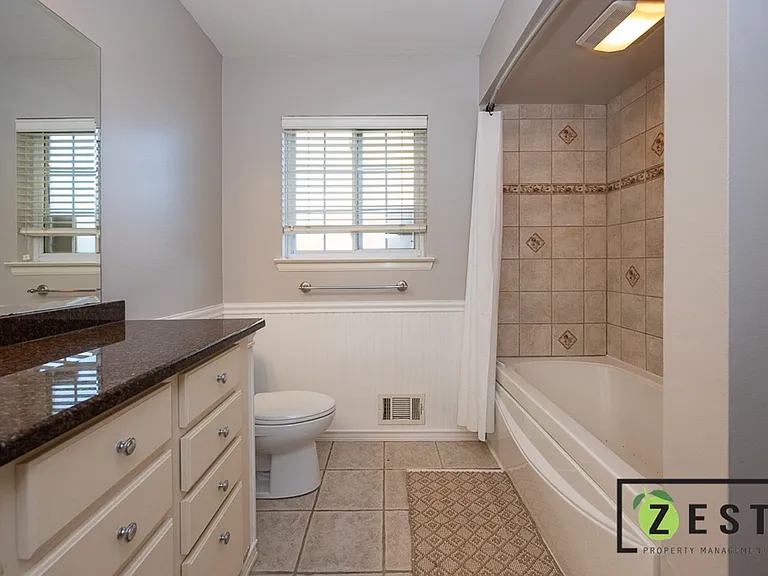 415 Fox Hills Dr N — Photo 14