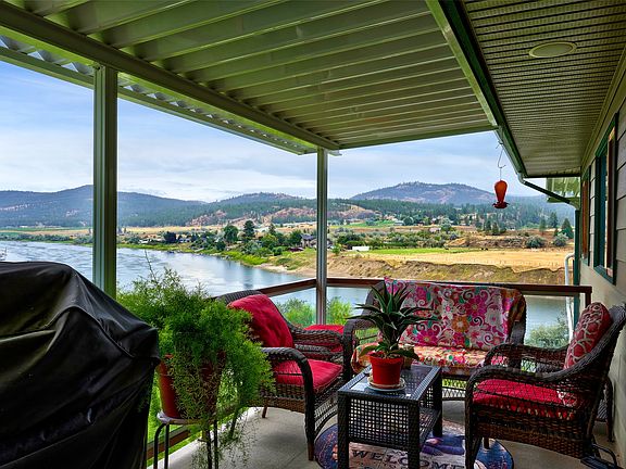 5th image of 3892 Shuswap Rd E