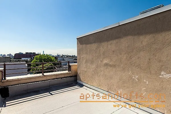 Sold by aptsandlofts.com | media 18