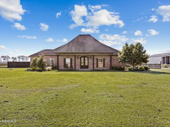 716 Teche Lake Rd, New Iberia, LA 70563