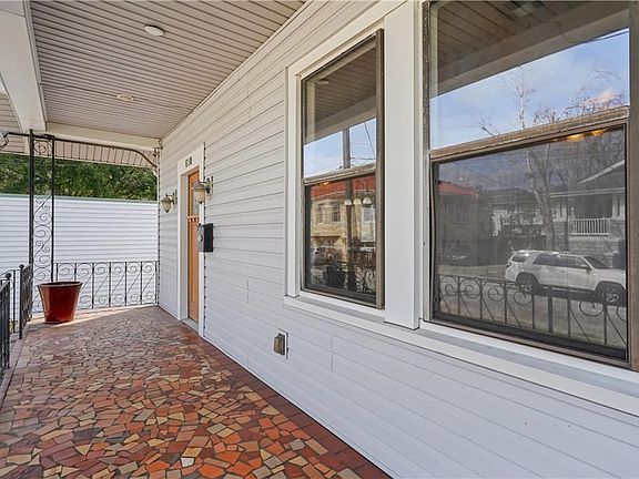3rd image of 610 Clare Ct